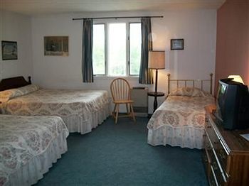 Hostal Swiss Inn & Restaurant