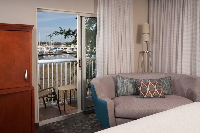Hotel Courtyard Charleston Waterfront By Marriott