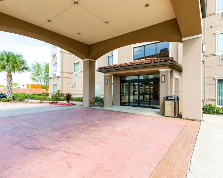 Hotel Comfort Inn And Suites Winnie