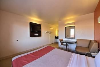 Motel 6 Laredo North