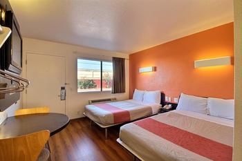 Motel 6 Laredo North