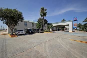 Motel 6 Laredo North