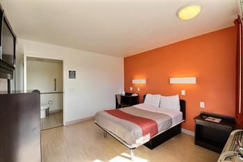 Motel 6 Laredo North