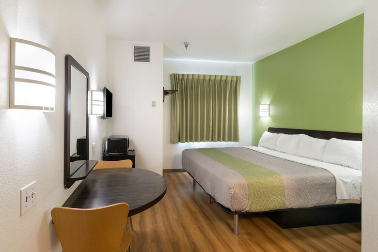 Hotel Motel 6 Hillsboro