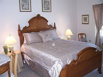Hostal Camelot Restaurant & Inn