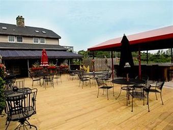 Hostal Camelot Restaurant & Inn