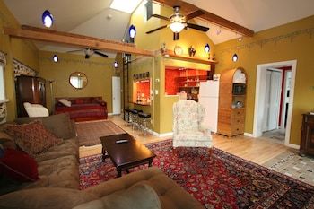 Alpenhof Bed And Breakfast