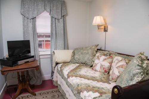 Grape Arbor Bed And Breakfast