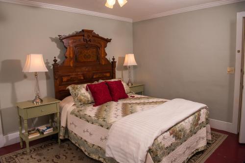 Grape Arbor Bed And Breakfast