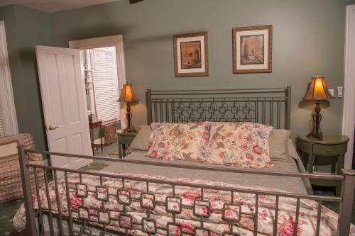 Grape Arbor Bed And Breakfast