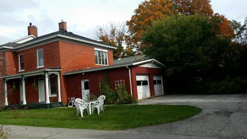Grape Arbor Bed And Breakfast