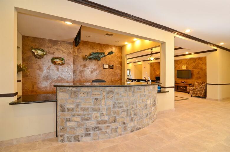 Hotel Best Western Plus Emory At Lake Fork Inn & Suites