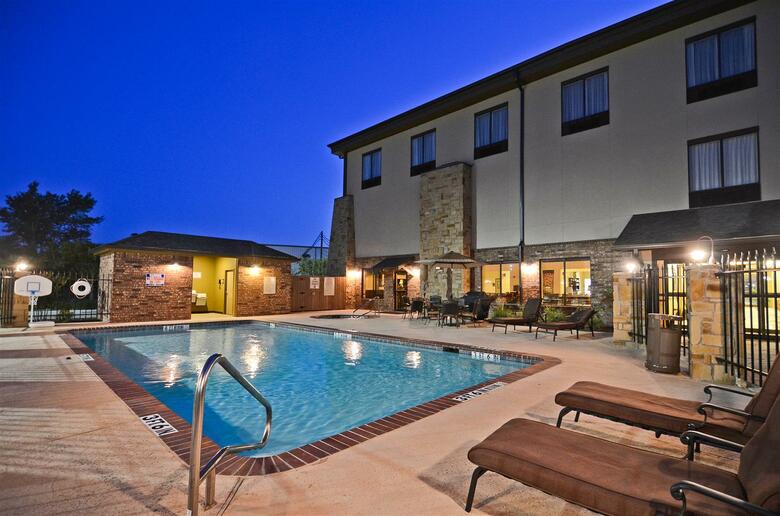 Hotel Best Western Plus Emory At Lake Fork Inn & Suites