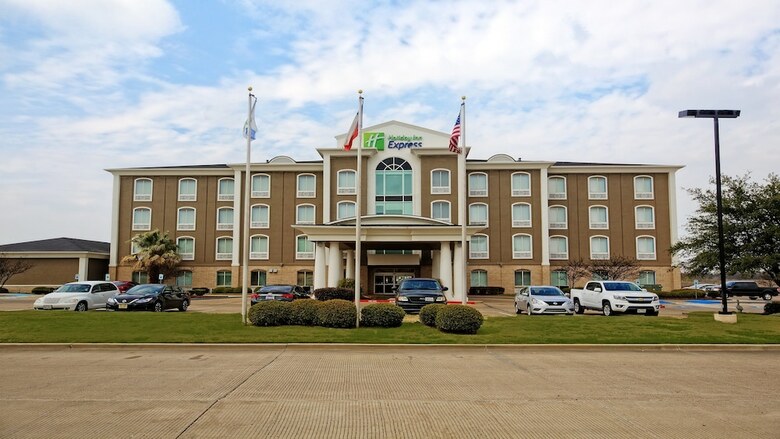 Holiday Inn Express Hotel & Suites Corsicana