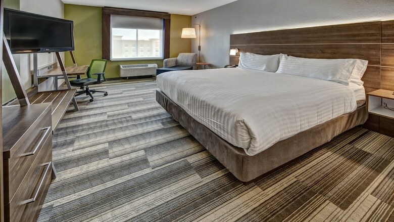Holiday Inn Express Hotel & Suites Corsicana