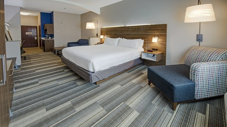 Holiday Inn Express Hotel & Suites Corsicana