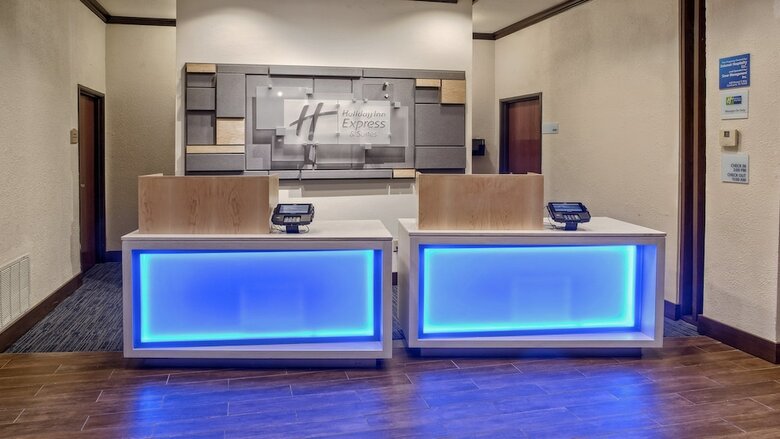 Holiday Inn Express Hotel & Suites Corsicana