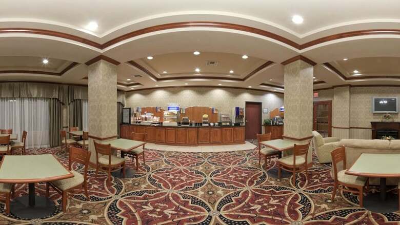 Holiday Inn Express Hotel & Suites Corsicana