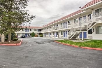 Motel 6 Everett South