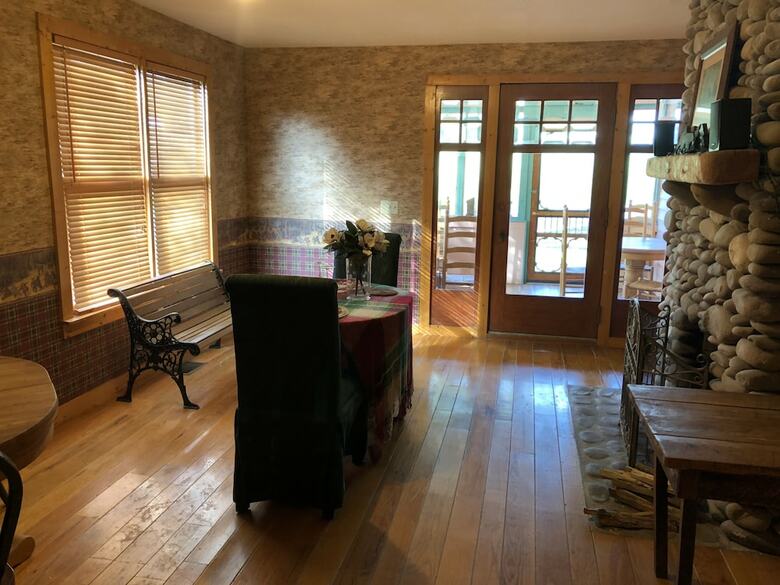 Smokies Bed And Breakfast