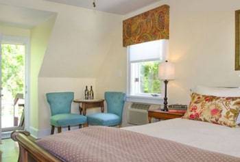 Bed & Breakfast Hillbrook Inn