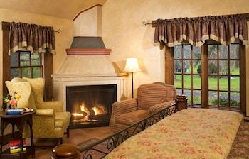 Bed & Breakfast Hillbrook Inn