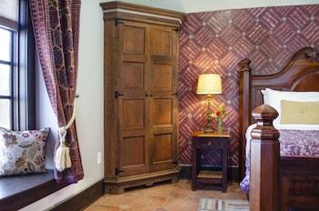 Bed & Breakfast Hillbrook Inn