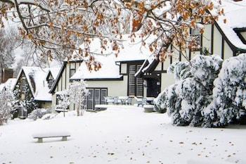 Bed & Breakfast Hillbrook Inn