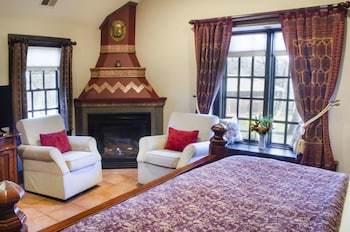 Bed & Breakfast Hillbrook Inn
