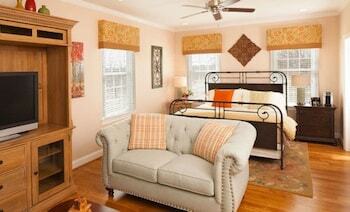 Bed & Breakfast Hillbrook Inn