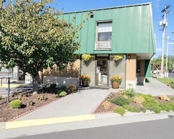 Hotel Econo Lodge North