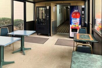 Hotel Econo Lodge North