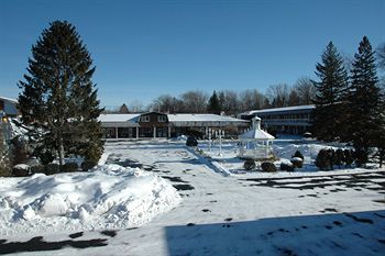 Hotel Lockport Inn & Suites