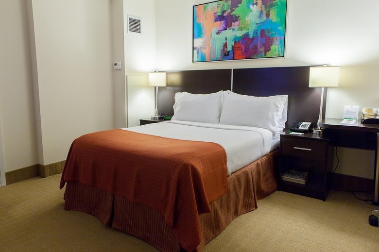 Days Hotel &amp; Conference Center Downtown