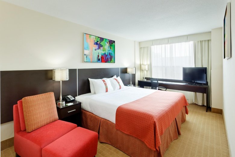 Days Hotel &amp; Conference Center Downtown