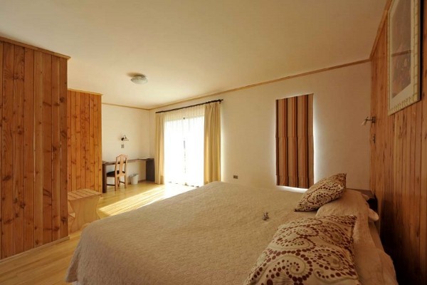 Taha Tai Hotel