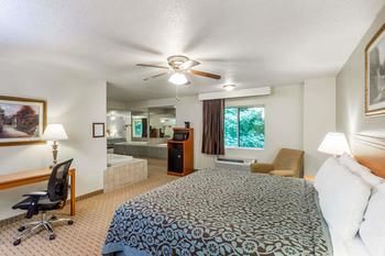 Hotel Days Inn And Suites Kaukauna Wi