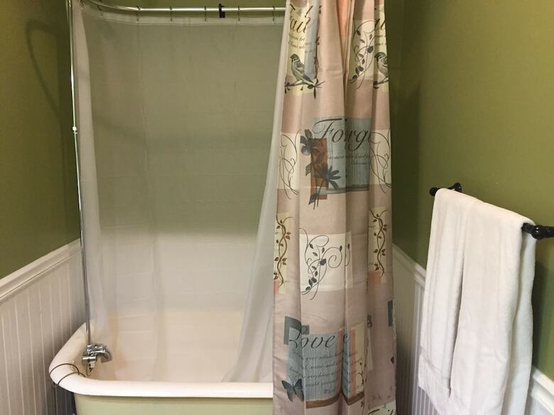White Oak Manor Bed & Breakfast
