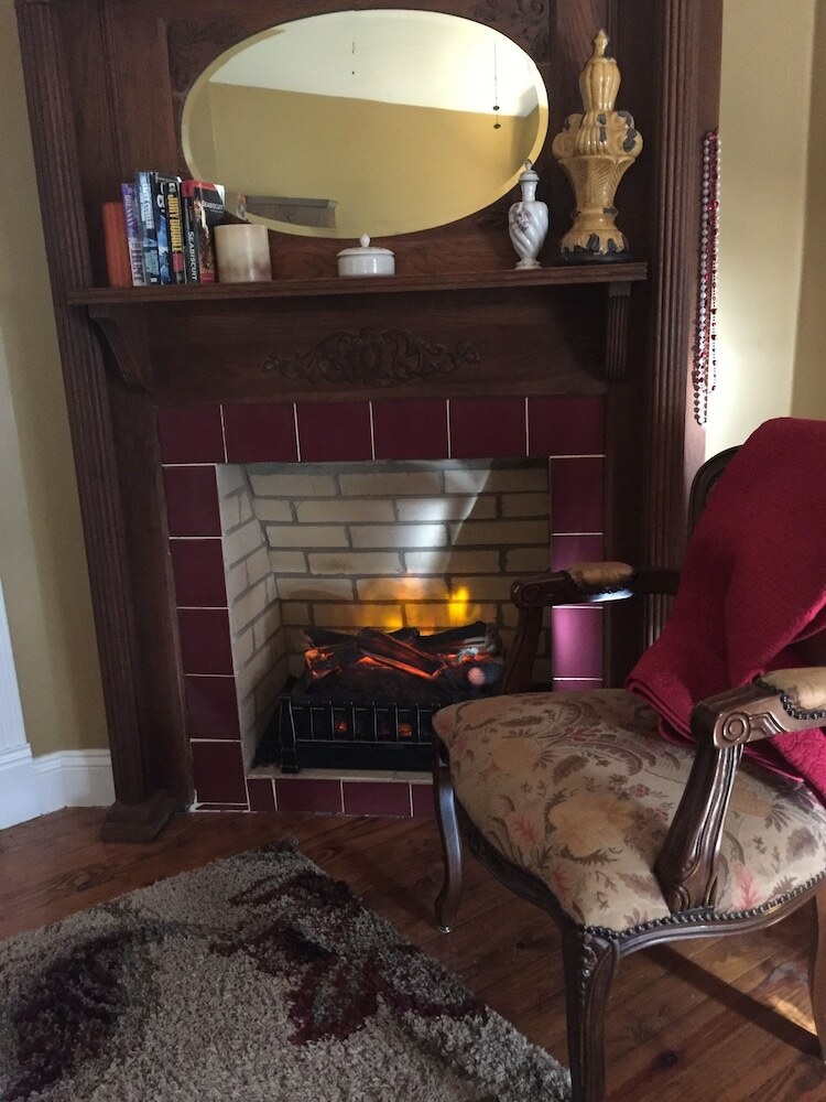 White Oak Manor Bed & Breakfast