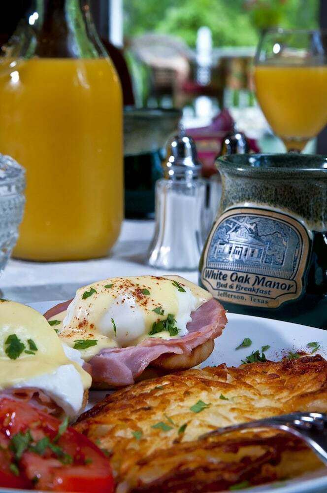 White Oak Manor Bed & Breakfast