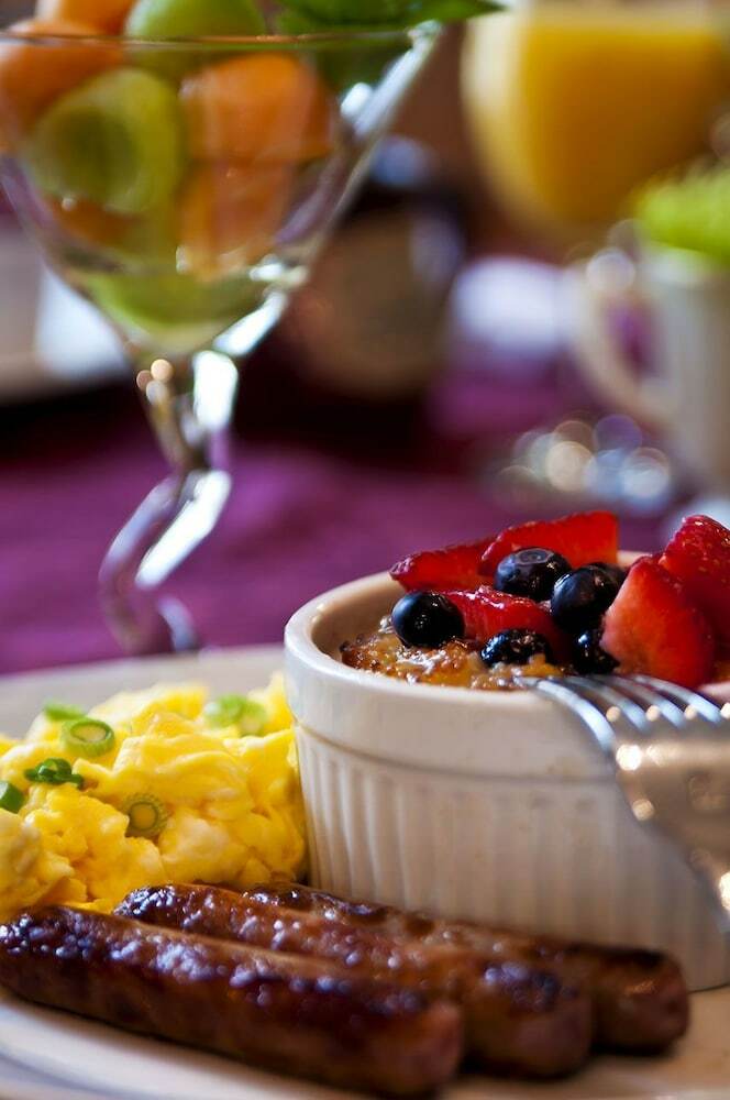 White Oak Manor Bed & Breakfast