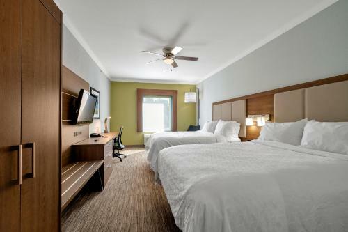 Holiday Inn Express Hotel & Suites Lufkin South