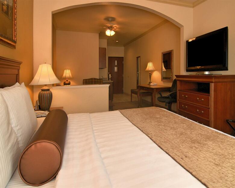 Hotel Best Western Plus Crown Colony Inn & Suites