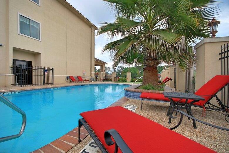 Hotel Best Western Plus Crown Colony Inn & Suites