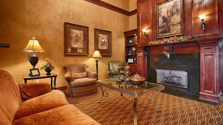 Hotel Best Western Plus Crown Colony Inn & Suites