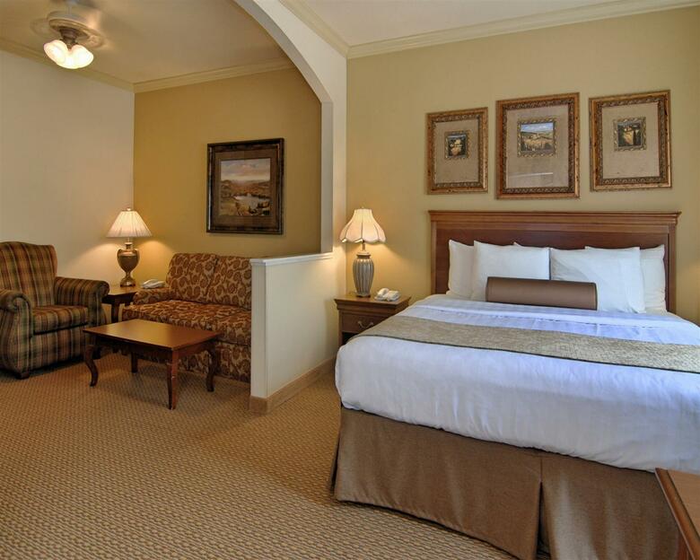 Hotel Best Western Plus Crown Colony Inn & Suites