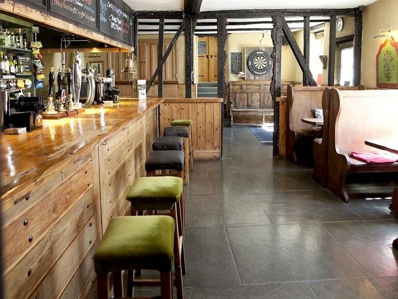 Hostal The Red Lion