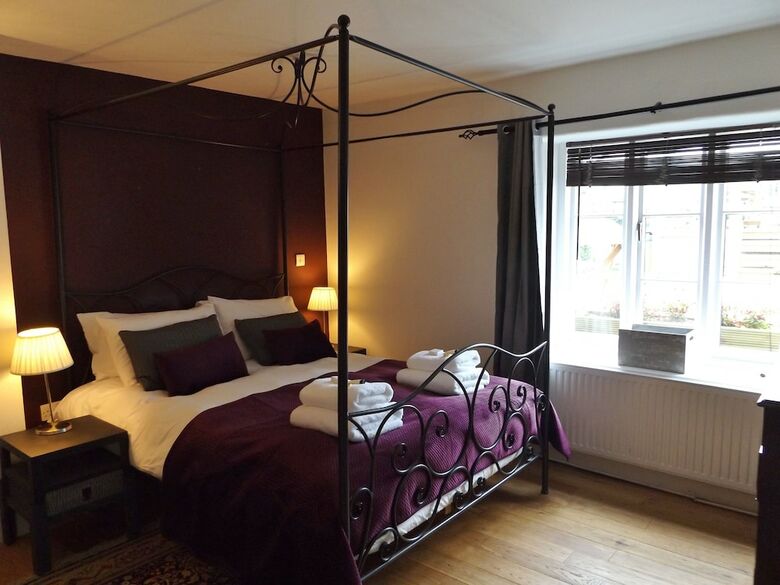 Hostal The Red Lion