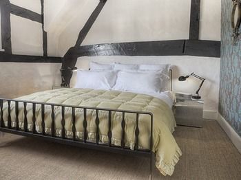 Hostal The George & Dragon