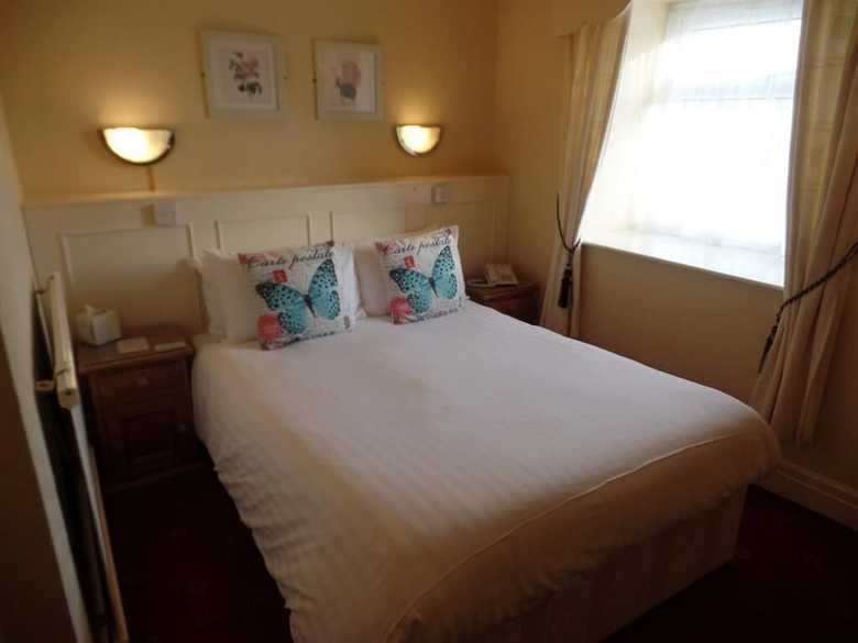 Hostal The Dodington Lodge Hotel